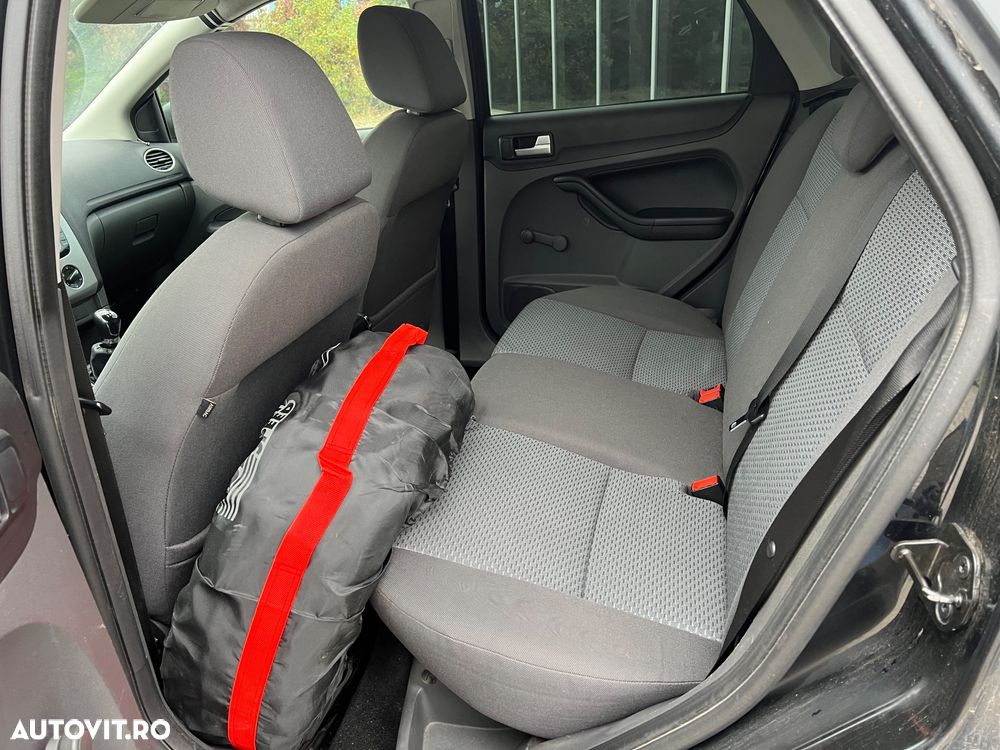 Ford Focus 1.6 TDCi DPF Sport - 6