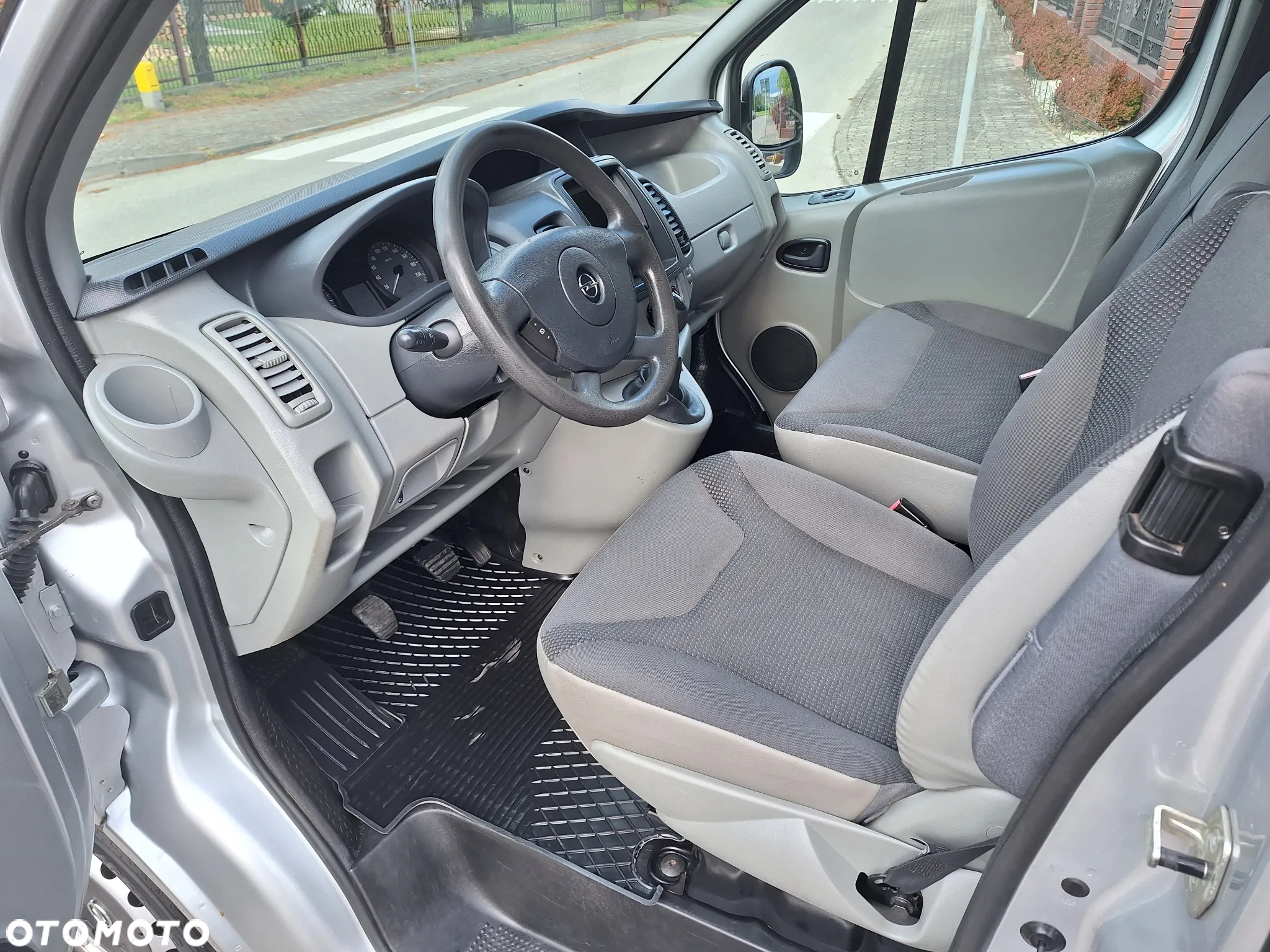 Opel Vivaro - 14