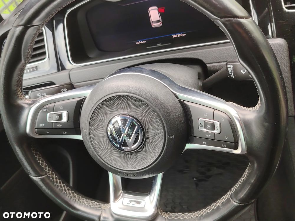Volkswagen Golf - 11