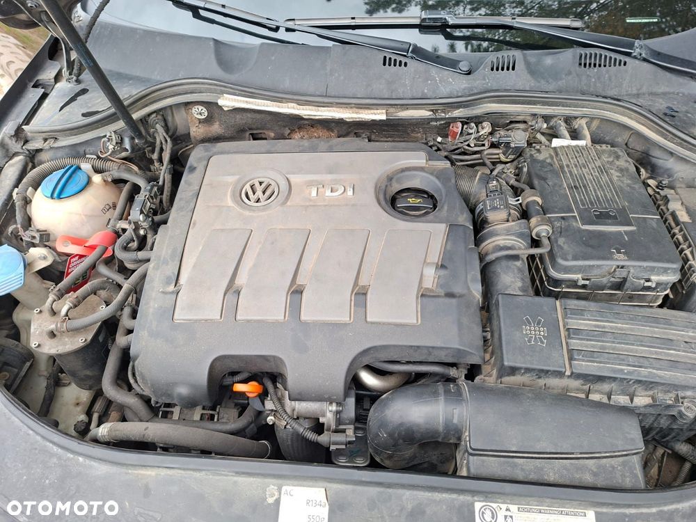 Volkswagen Passat 1.6 TDI BlueMotion Technology Highline - 23