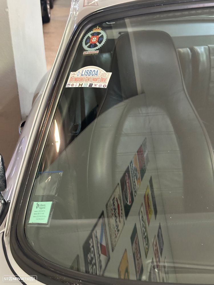 Porsche 911 Série F - 12