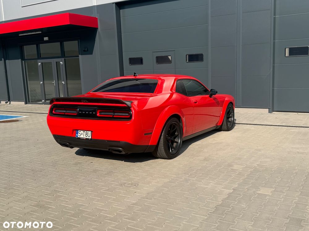 Dodge Challenger - 11