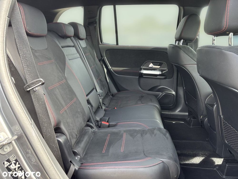 Mercedes-Benz GLB - 22