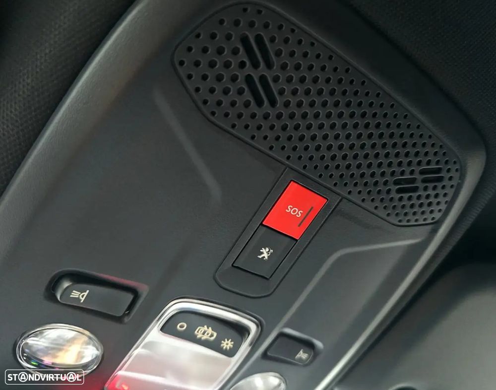 Peugeot e-2008 Allure - 7