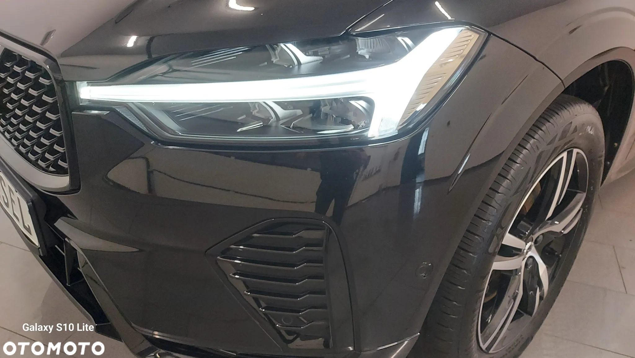 Volvo XC 60 B4 D Plus Dark - 12