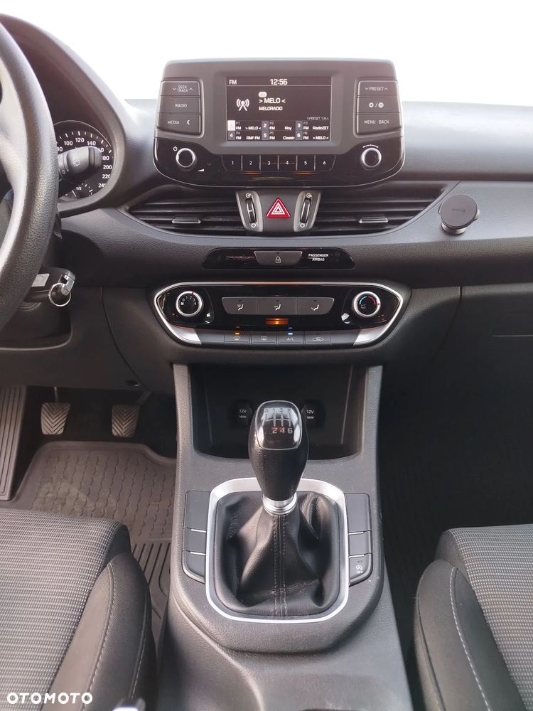 Hyundai i30 1.6 D Classic + - 16
