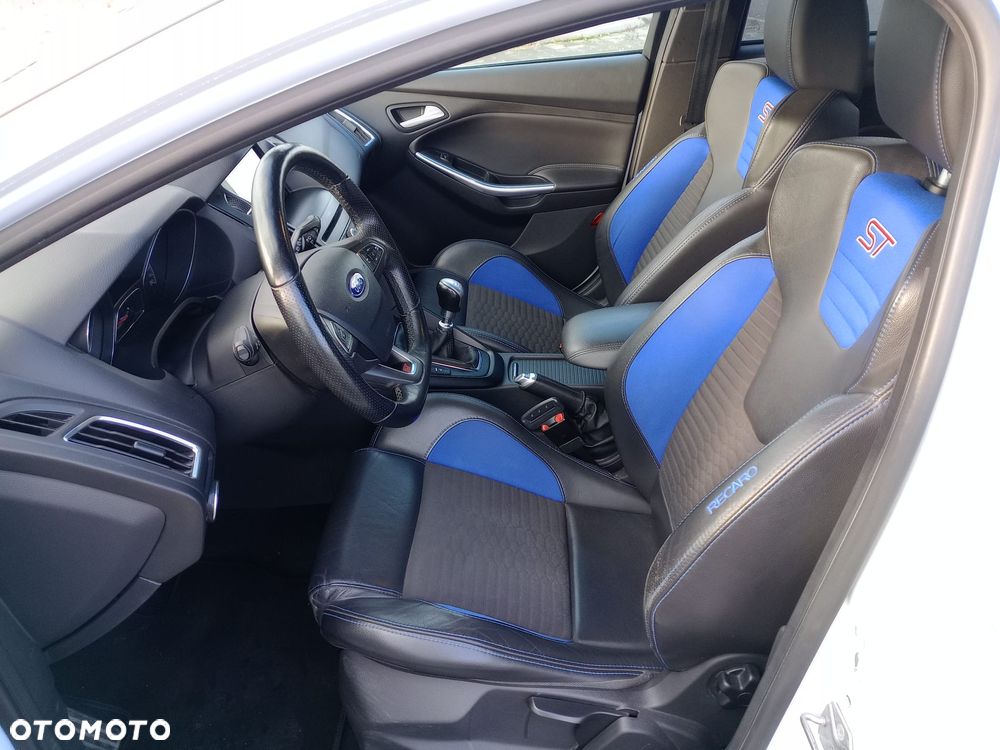 Ford Focus ST - 21