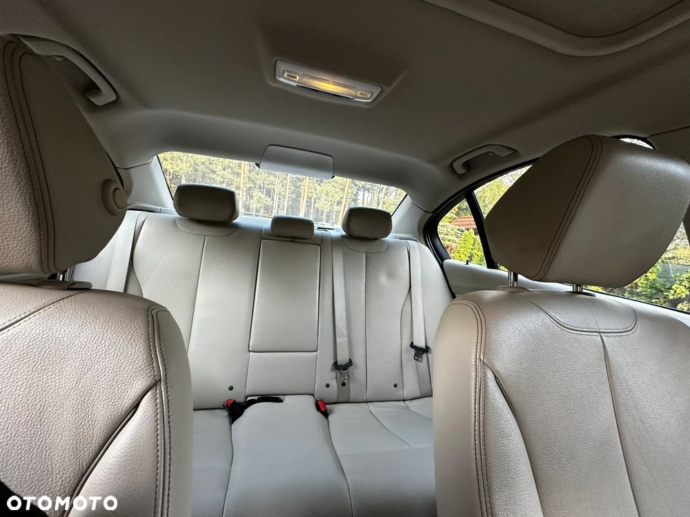 BMW Seria 3 328i - 10