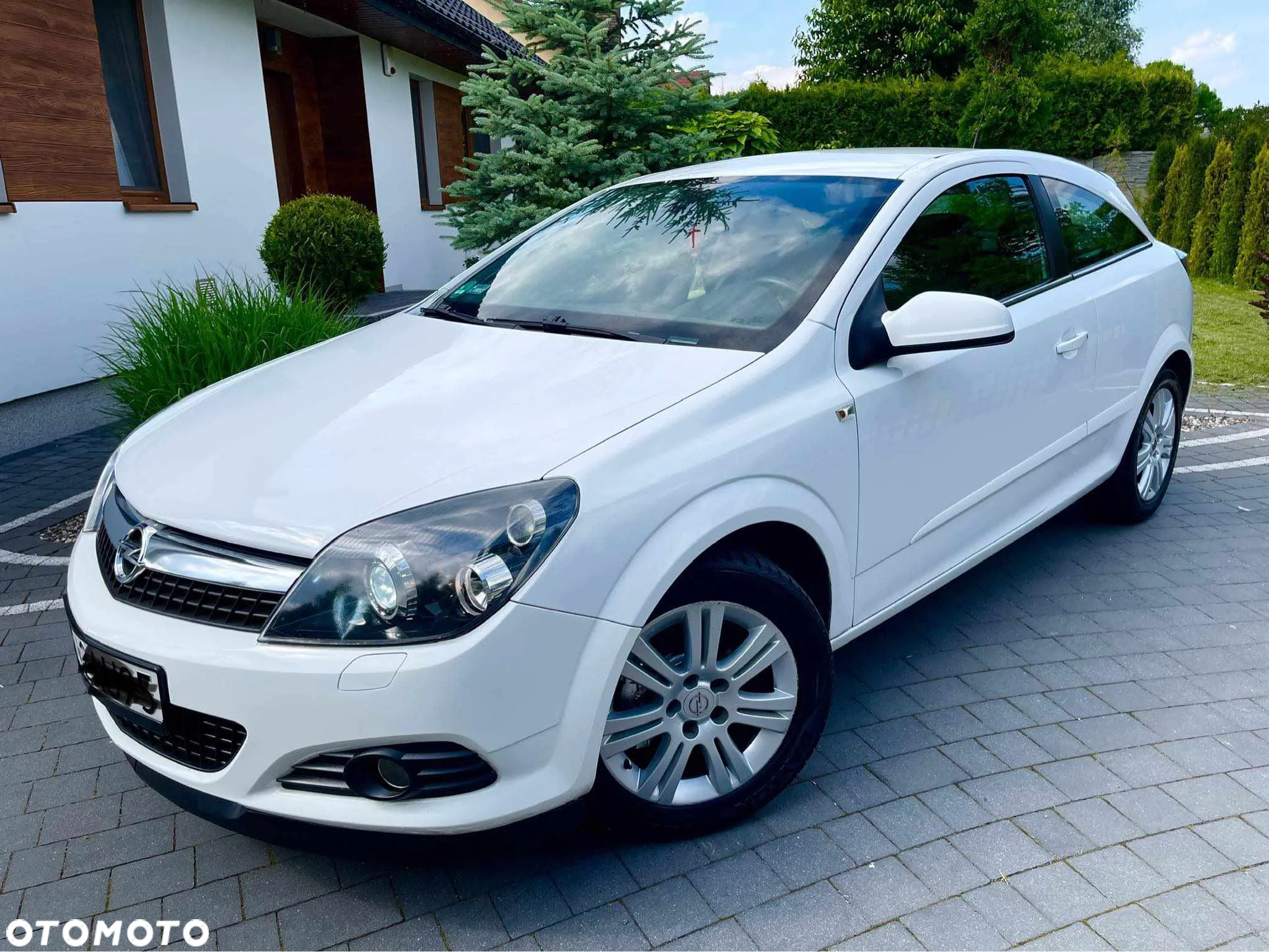 Opel Astra III GTC 1.6 Cosmo - 5