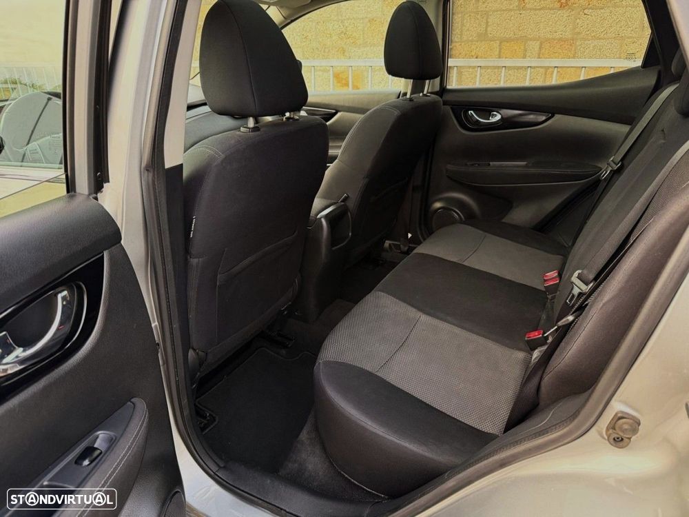 Nissan Qashqai 1.5 dCi N-Connecta - 11