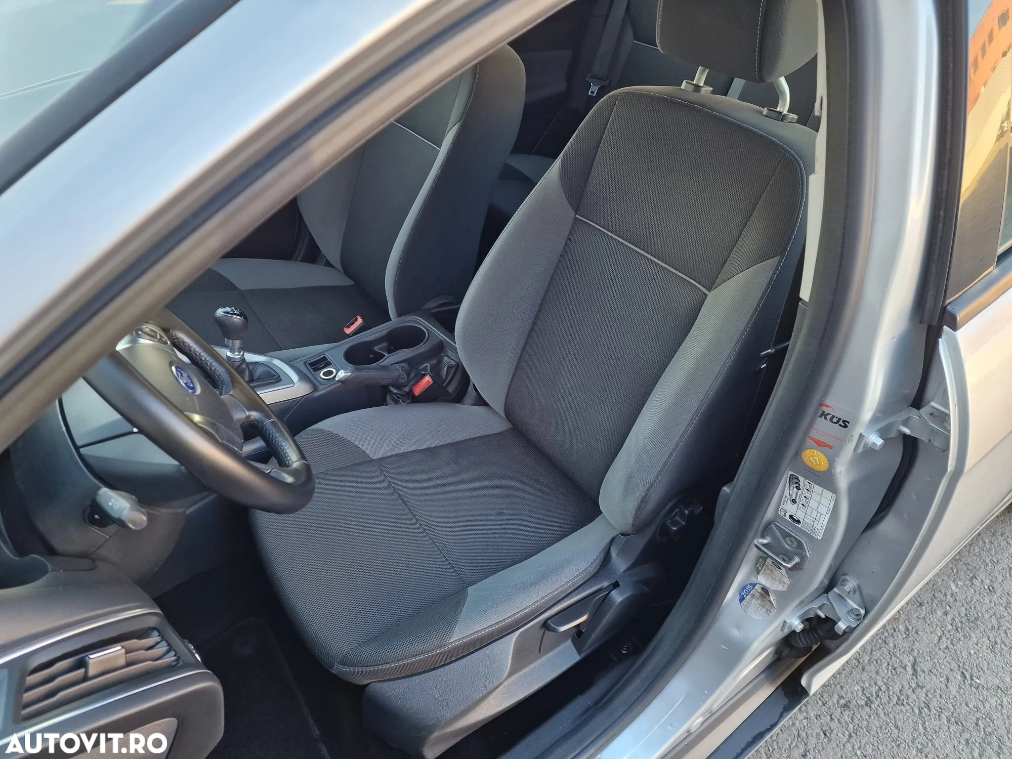Ford Focus 1.6 TDCi DPF Champions Edition - 10