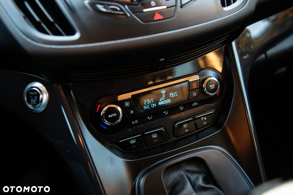 Ford Kuga 2.0 TDCi 4WD Titanium - 24