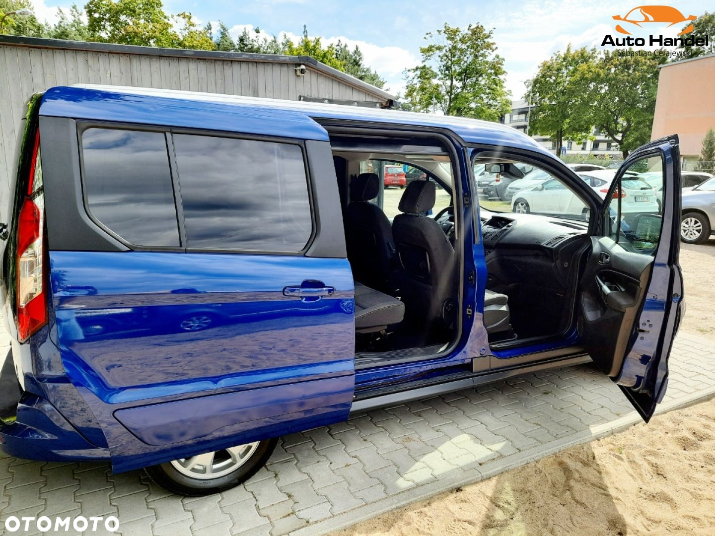 Ford Tourneo Connect Grand - 33