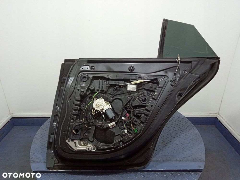 MERCEDES AMG GT 4 DOOR W290 X290 DRZWI TYŁ PRAWE TYLNE 818 - 8