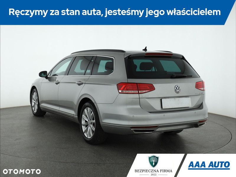 Volkswagen Passat - 5