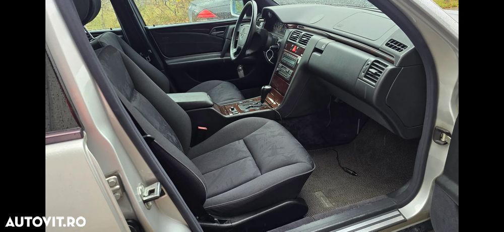 Mercedes-Benz E - 33