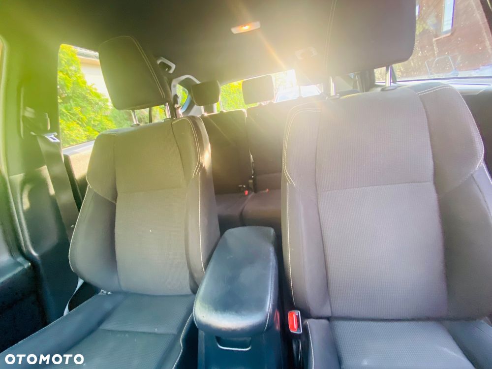 Toyota RAV4 2.0 D-4D Premium 4x2 - 11