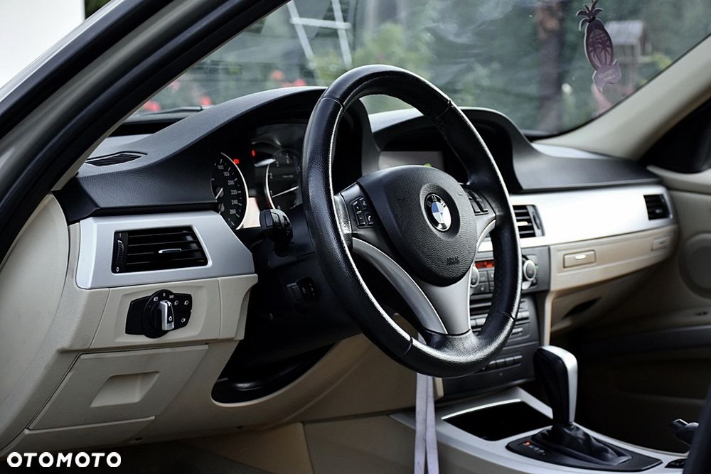 BMW Seria 3 320i Edition Sport - 32