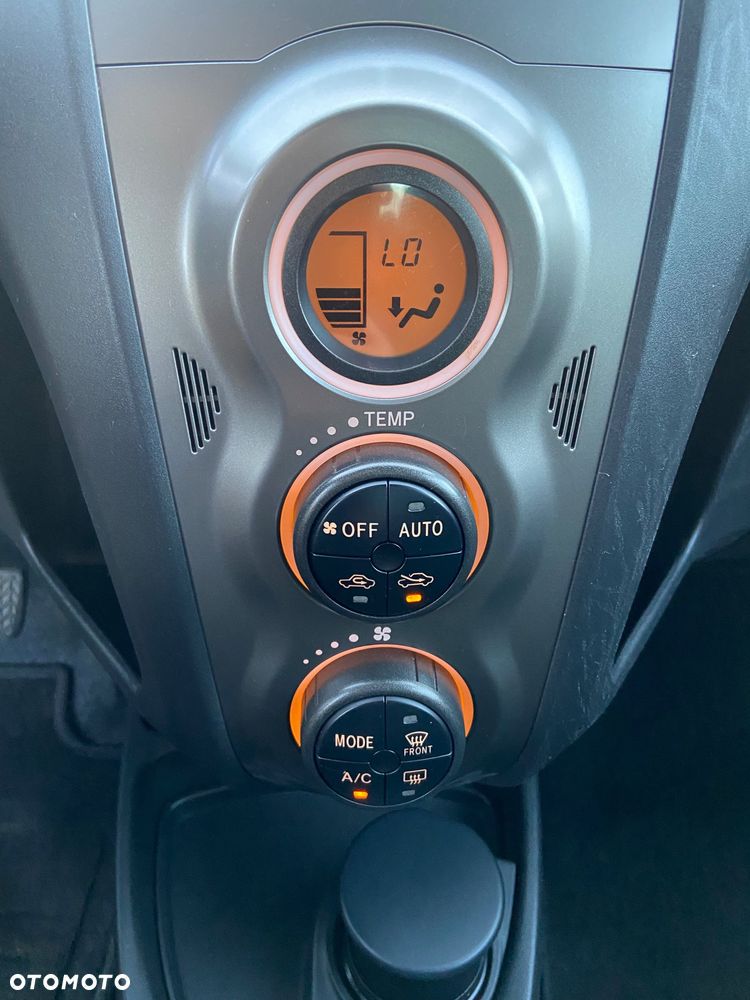 Toyota Yaris 1.33 Prestige - 24