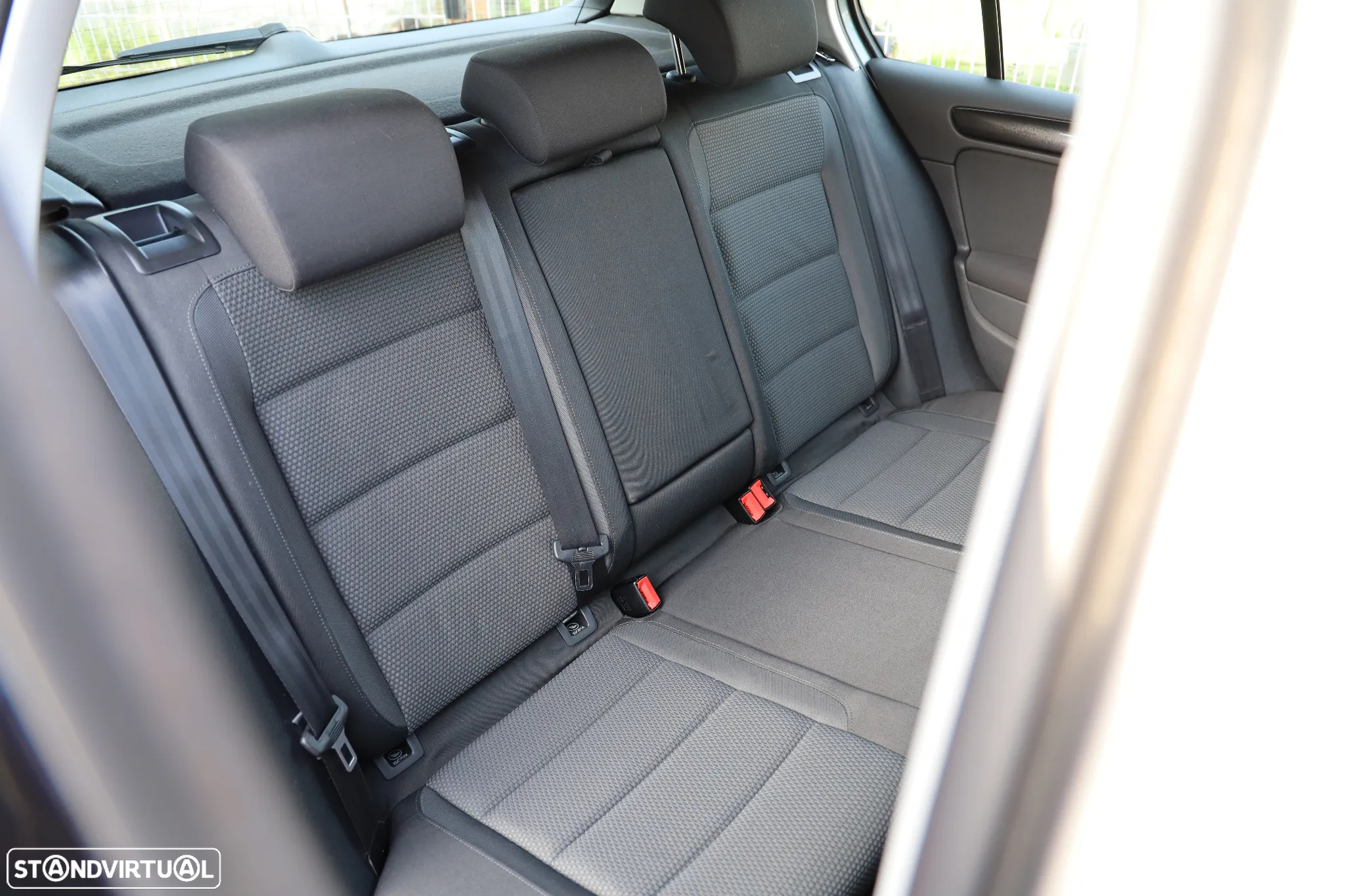VW Golf 2.0 TDi Confortline - 8