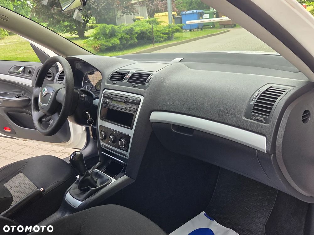 Skoda Octavia 1.6 Team Edition - 26