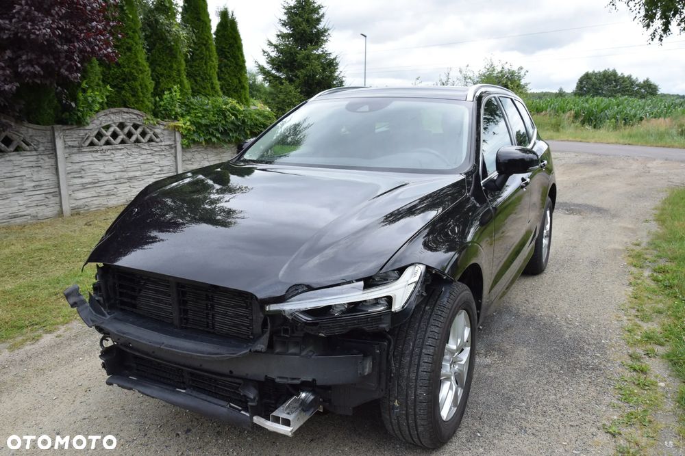 Volvo XC 60 B4 D AWD Geartronic Momentum Pro - 2