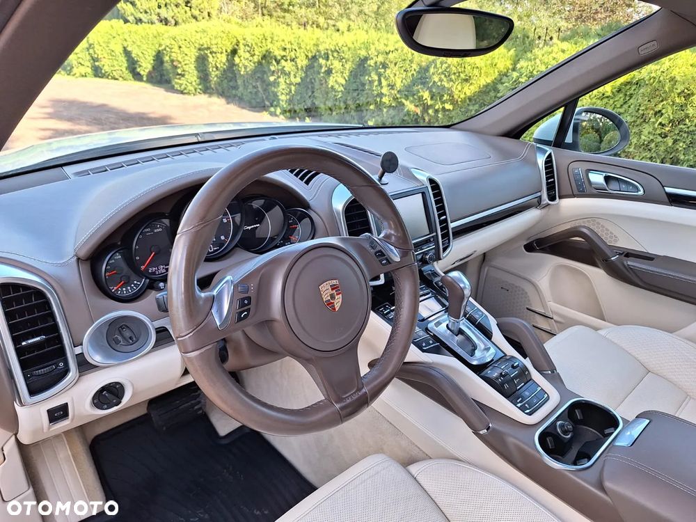 Porsche Cayenne - 27