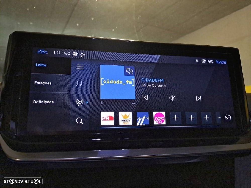 Peugeot 2008 1.2 Hybrid Allure e-DCS6 - 20