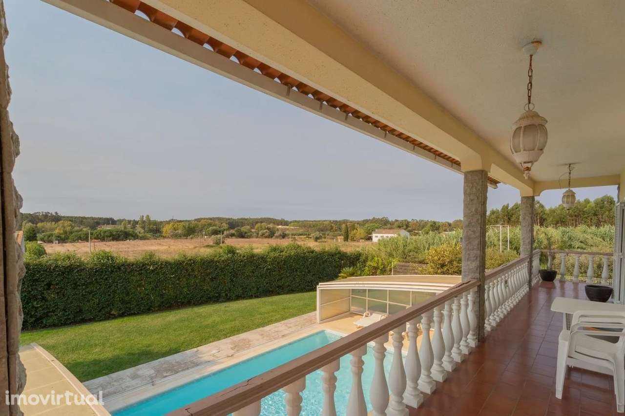 Elegante Quinta com Piscina e Acessibilidade em Ramalhal - Grande imagem: 4/30