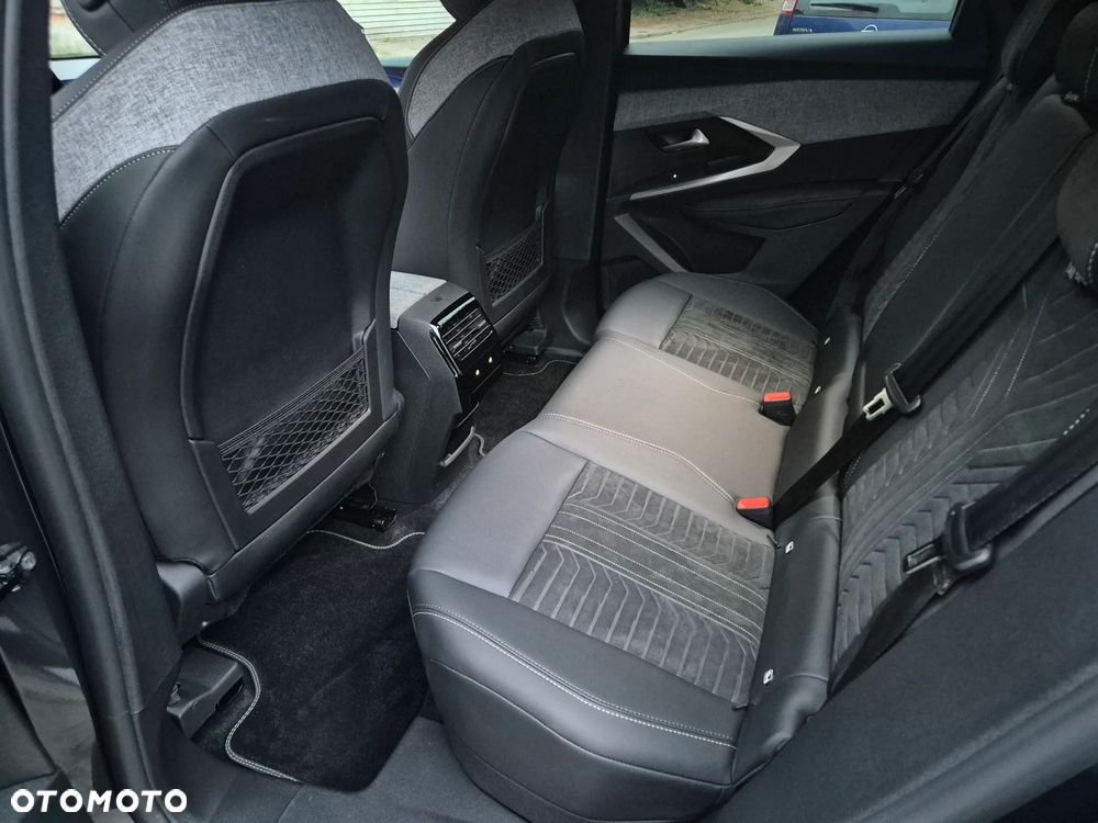 Peugeot 3008 195 e-DSC7 GT EXCLUSIVE - 29