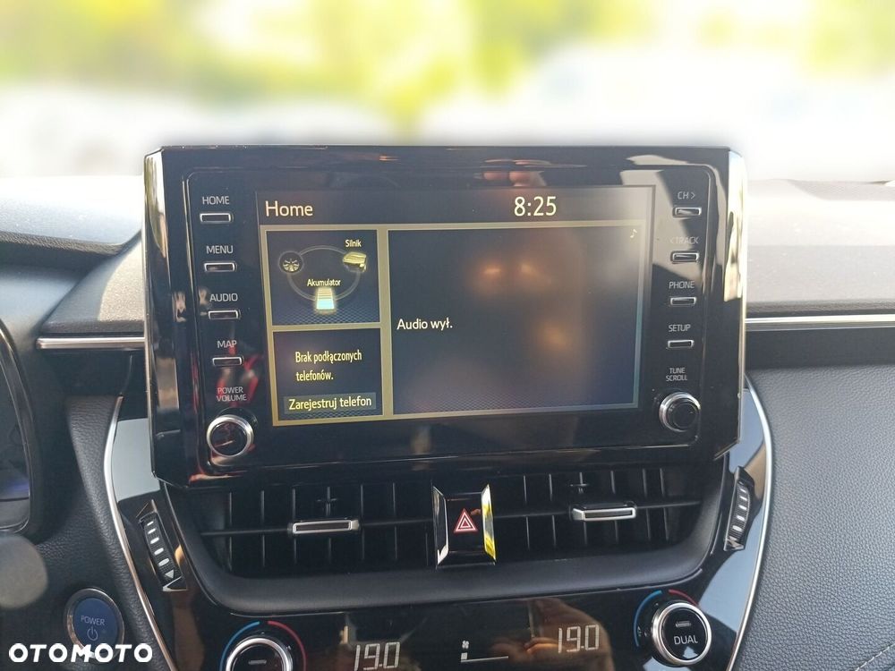 Toyota Corolla 1.8 Hybrid Comfort - 23