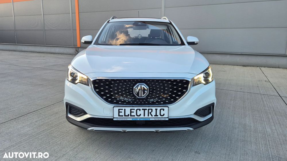 MG ZS EV Luxury - 30