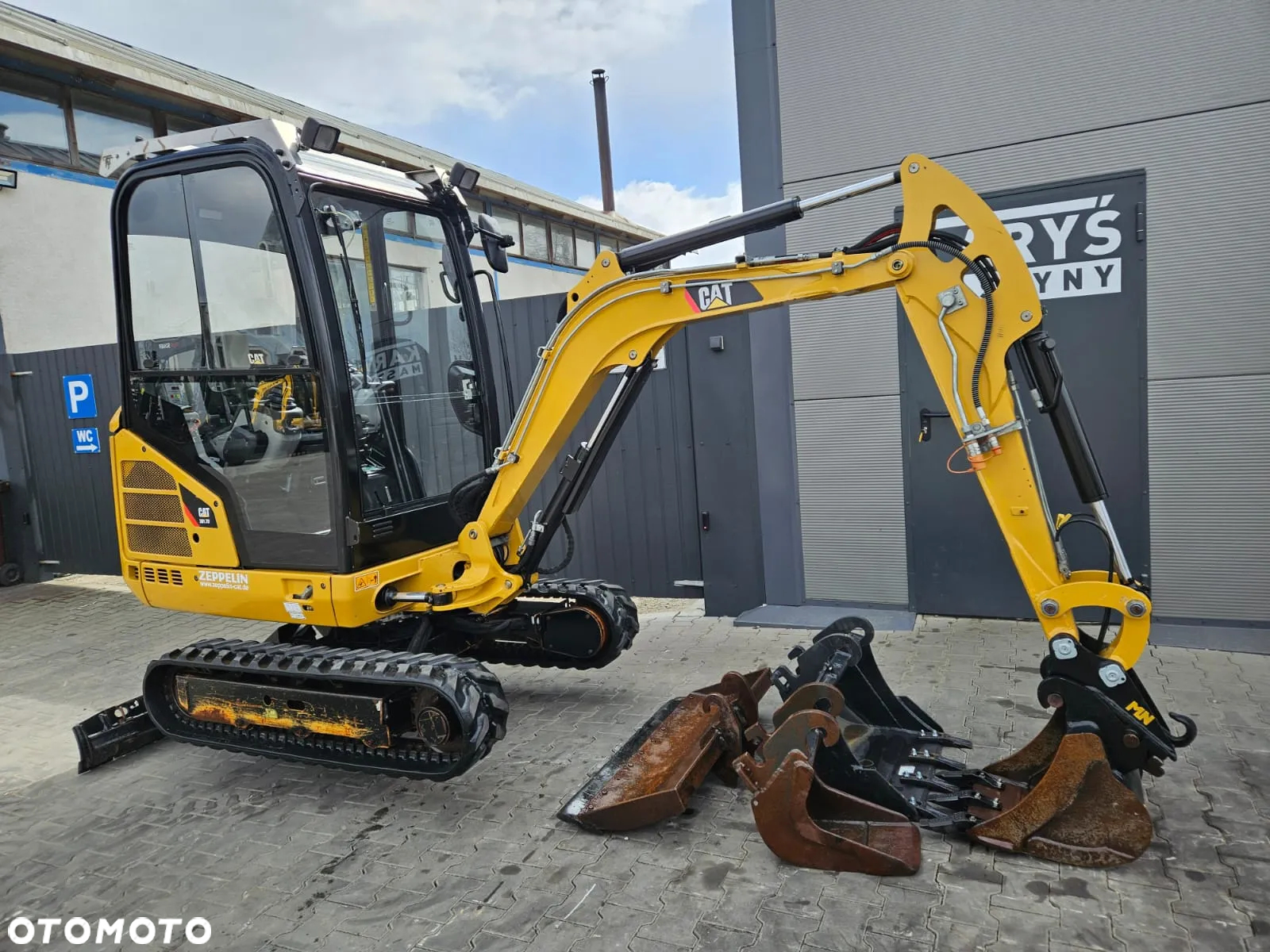 Caterpillar MINIKOPARKA CAT CATERPILLAR 301 301.7D 302 2017R. PŁUG - 17