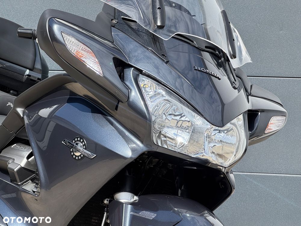 Honda ST - 6