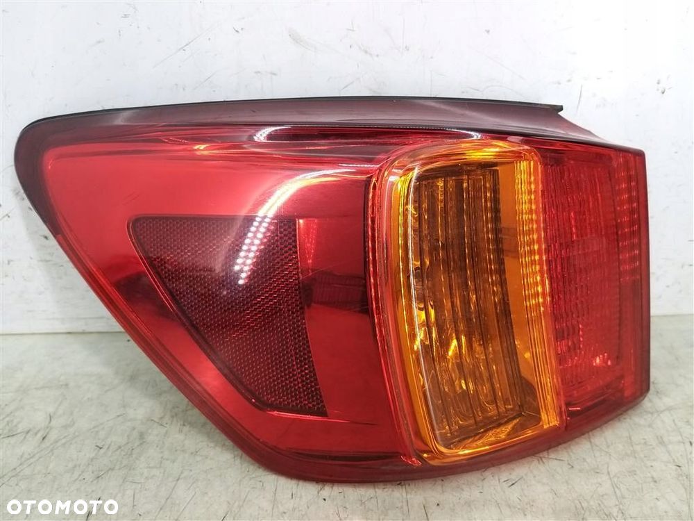 Lampa lewa tylna tył Lexus IS II PRZED LIFT SEDAN 2005-2010 - 1