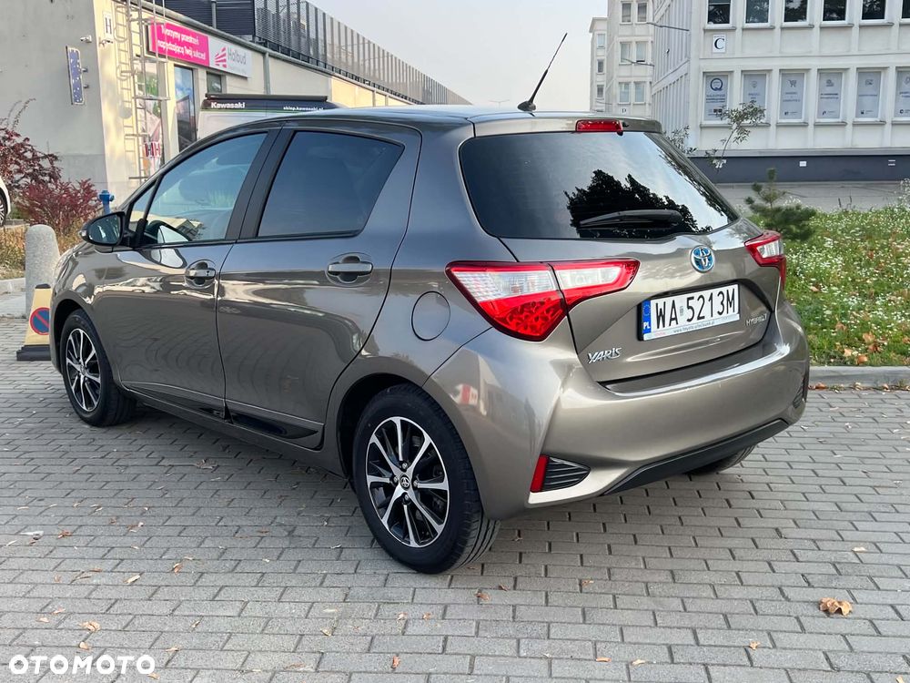 Toyota Yaris Hybrid 1.5 Selection Elegant - 4