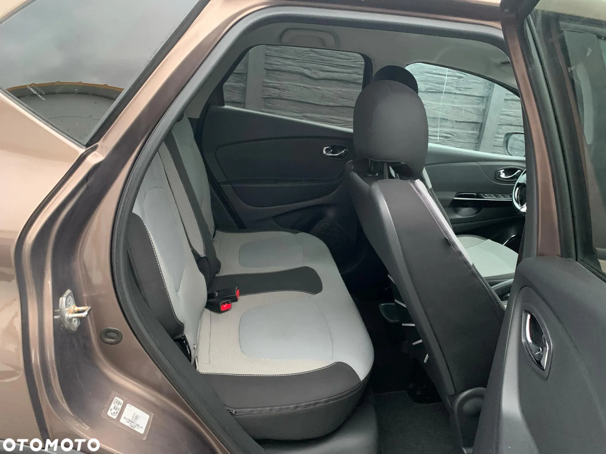 Renault Captur 1.5 dCi Energy Intens - 12