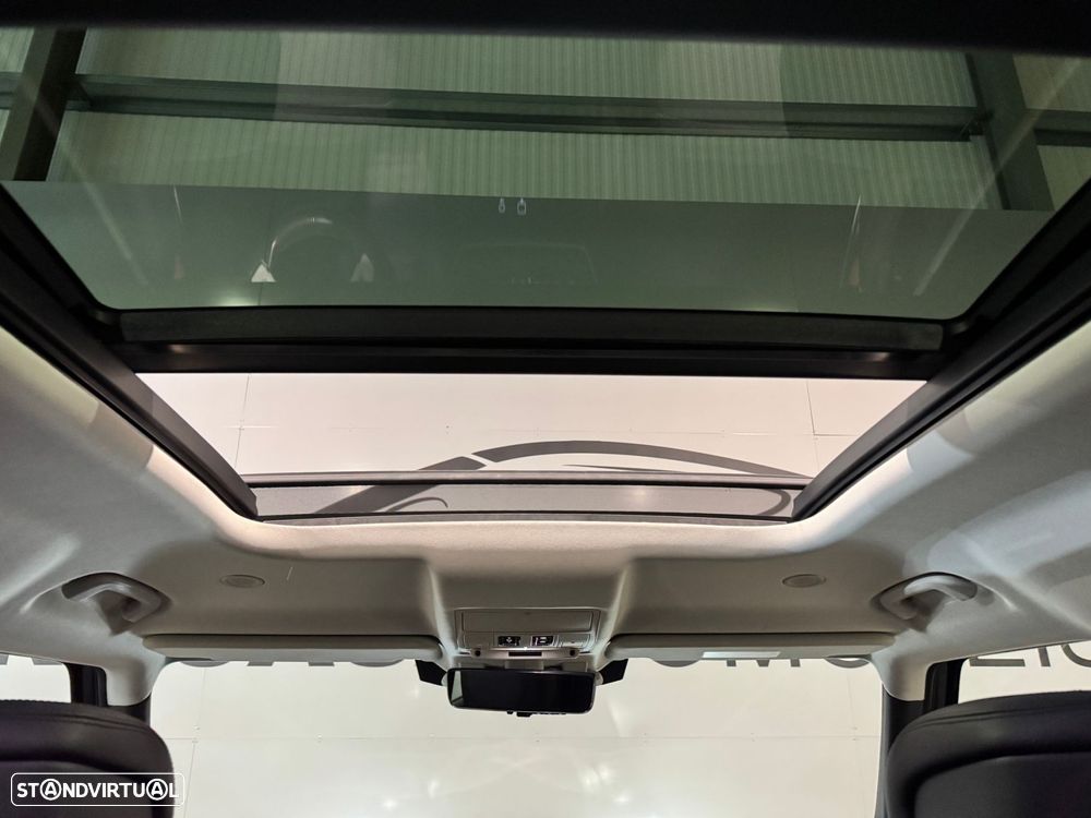 Land Rover Defender 3.0 I6 110 AWD X-Dynamic HSE - 32