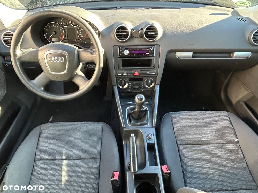 Audi A3 Sportback 1.6 Ambiente - 9