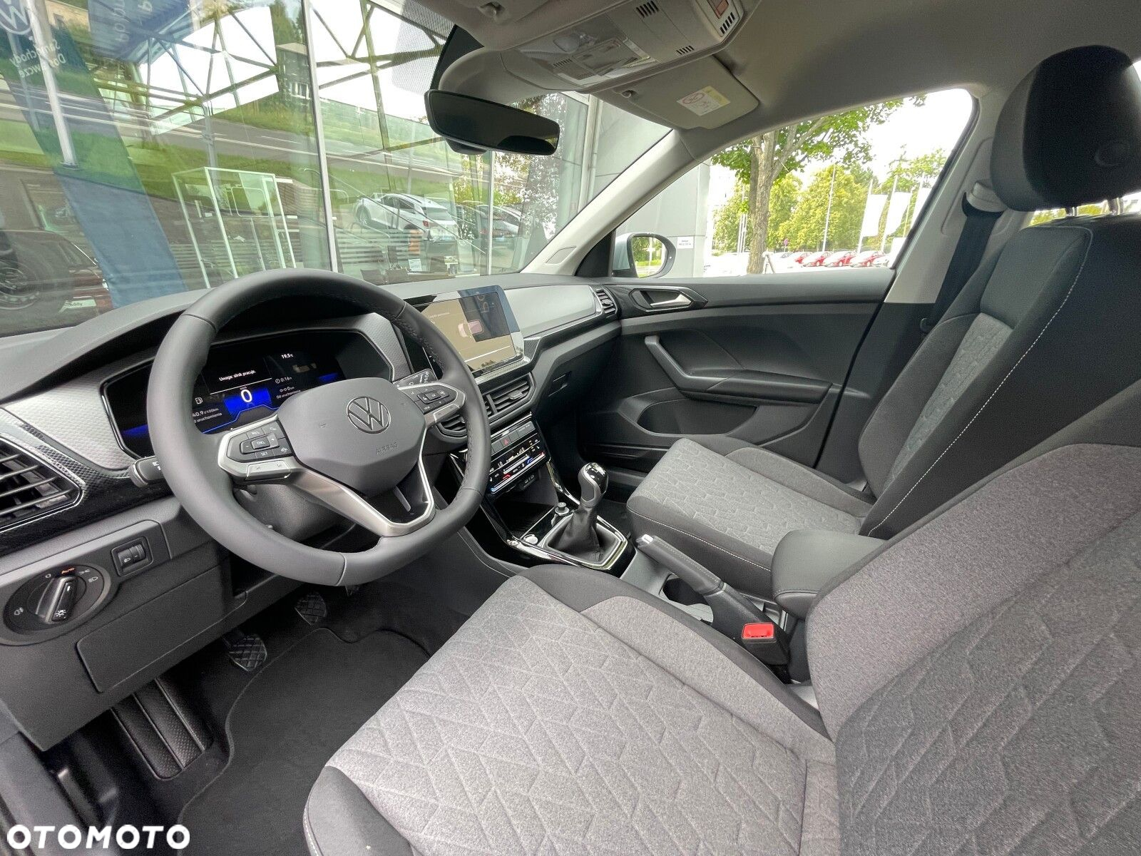 Volkswagen T-Cross - 12