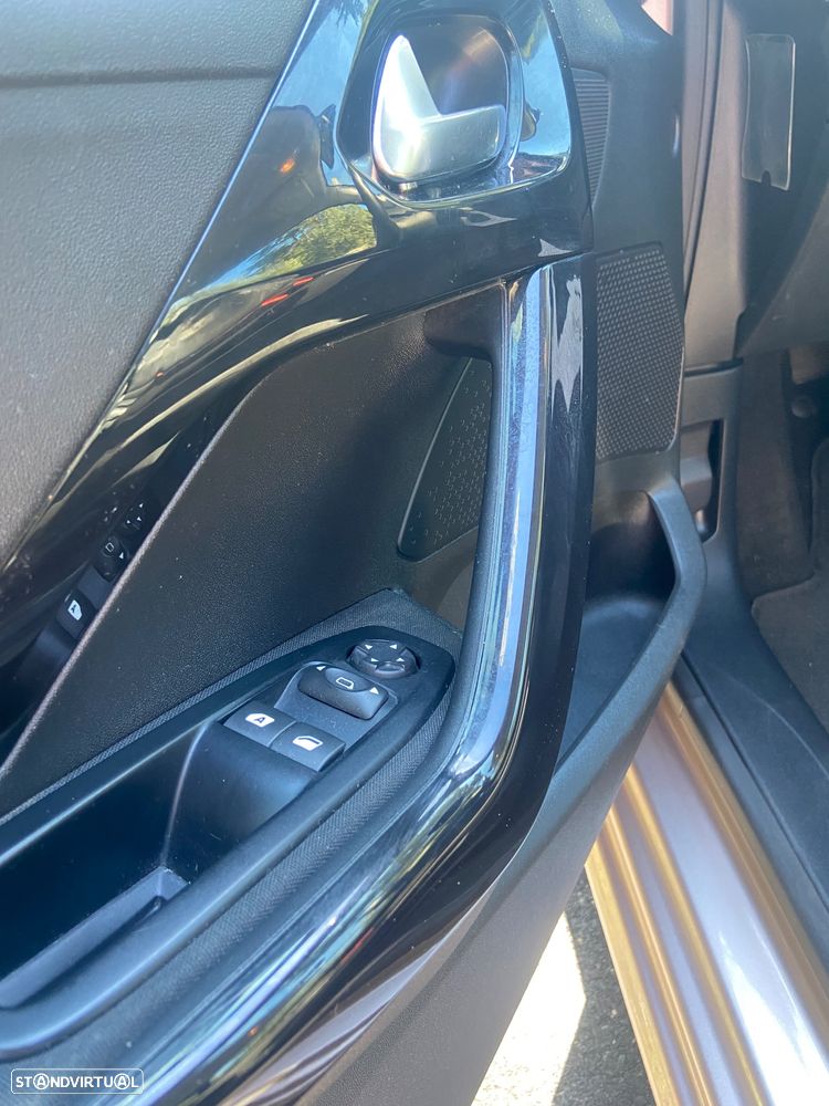 Peugeot 208 1.2 PureTech Access - 10