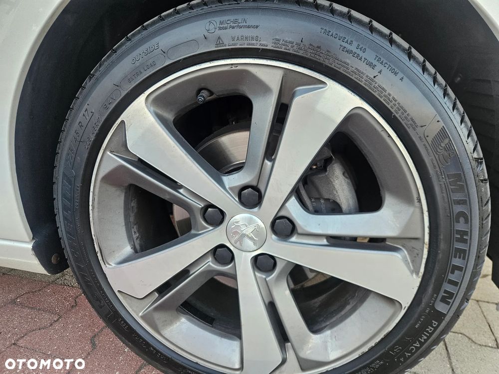 Peugeot 308 1.2 PureTech GPF Allure S&S EAT8 - 19