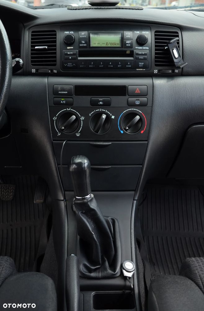 Toyota Corolla 1.6 VVT-i Terra Polaris - 18
