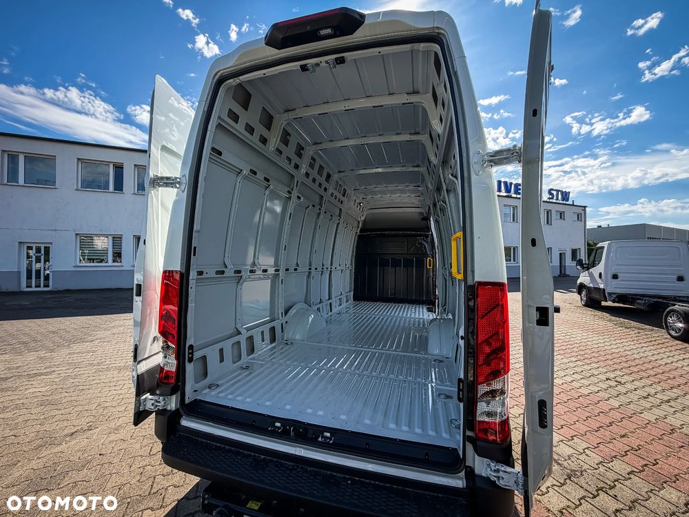 Iveco Daily 35S18HA8 V 3.0 Diesel 180 KM AT8 ZF L4H3 - 19