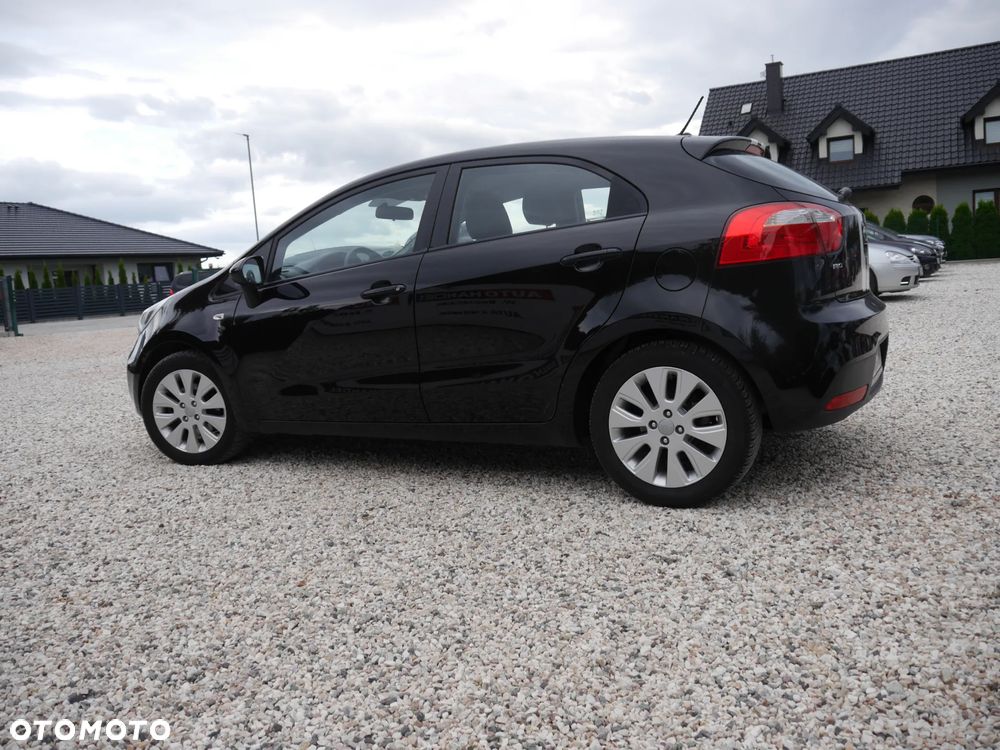Kia Rio 1.1 CRDI Attract - 12