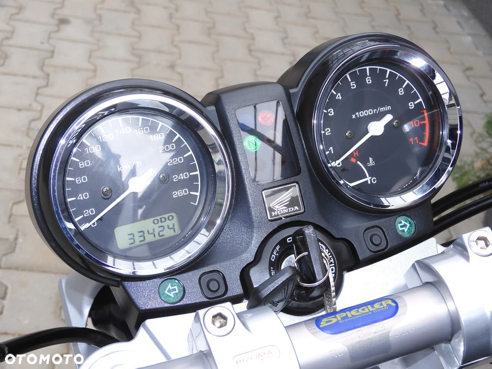 Honda Hornet - 24