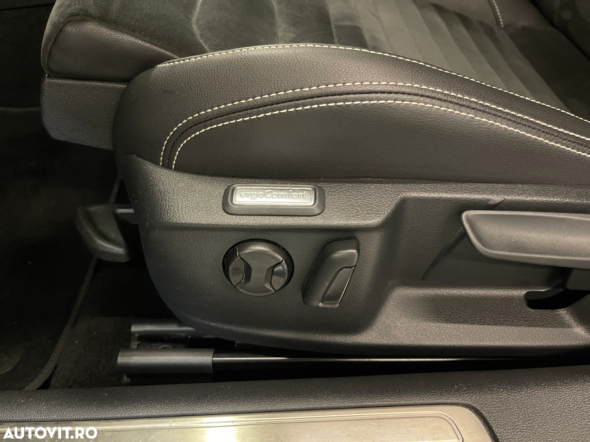 Volkswagen Passat 2.0 TDI DSG Highline - 19
