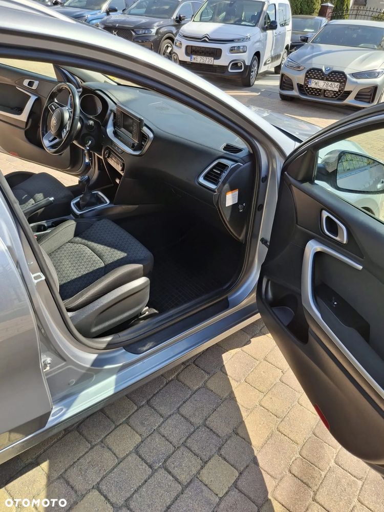 Kia Ceed 1.6 CRDi mHEV M - 12