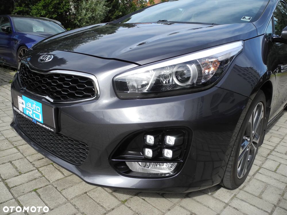 Kia Ceed 1.6 CRDi 136 ISG GT Line - 4