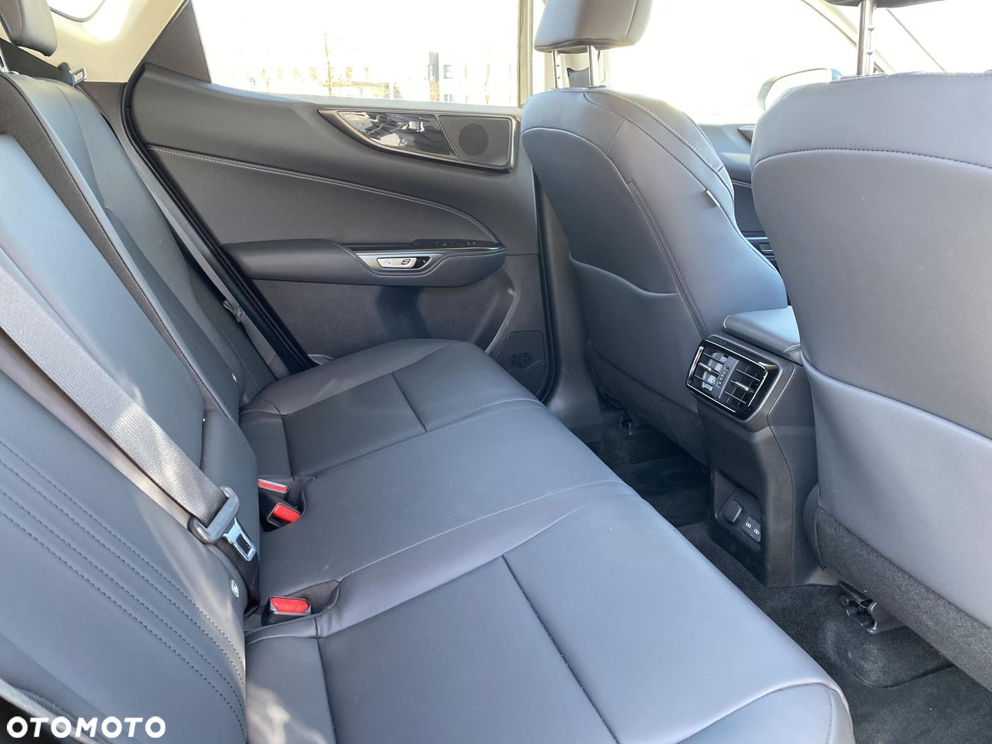 Lexus NX - 12